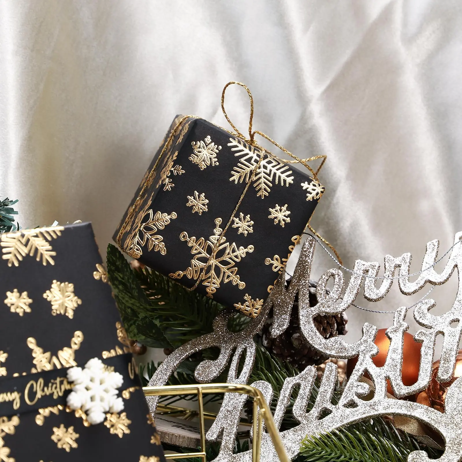 3D Kraft Christmas Wrapping Paper Mini Roll 43x500cm Gold Black Christmas Snowflake With Embossed Holiday Party Celebration
