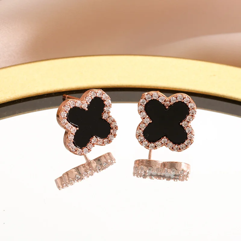 Light luxury and high-end style, lucky four-leaf clover stud earrings for women, mother-of-pearl sparkling diamond earrings