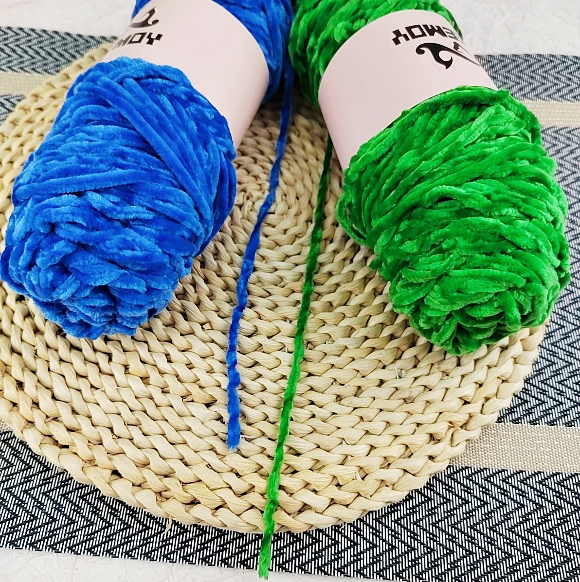 100g Chenille Yarn Medium Thickness Hand Woven Thread Crocheting Weaving DIY Material for Hats Shoes Scarves Bags Knitting Wool