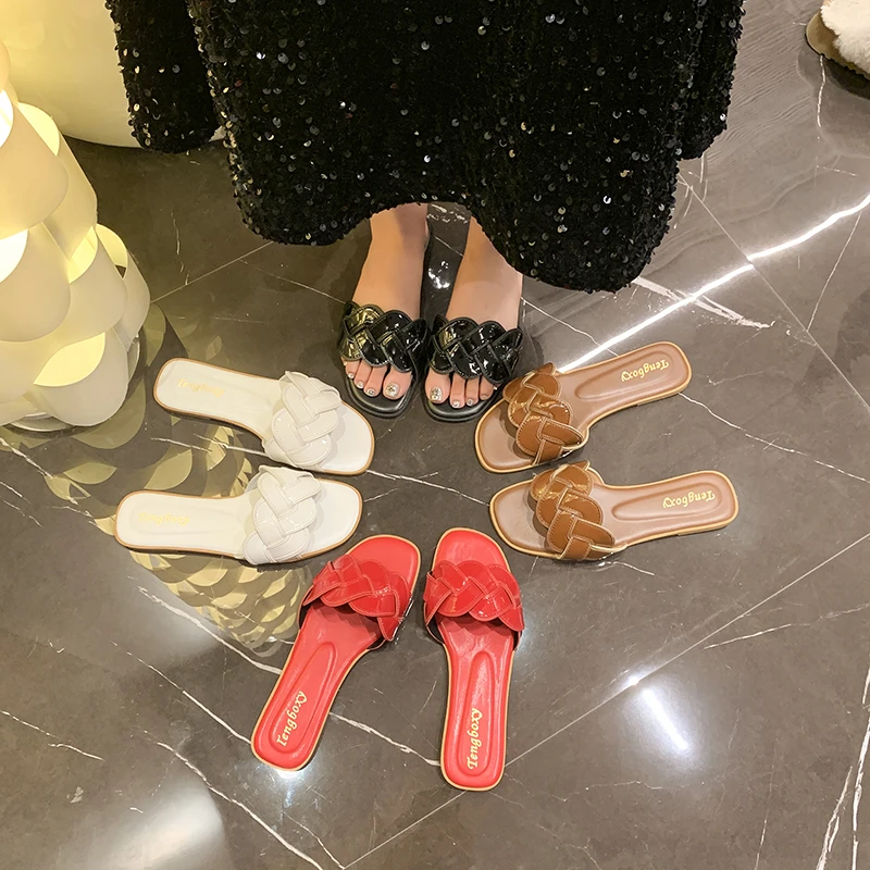 

Summer Fashion Outdoor Women's Slippers 2025 New Solid Color Non-Slip Hot Sales Women's Shoes 35-43 Large Size All-Match Sandals