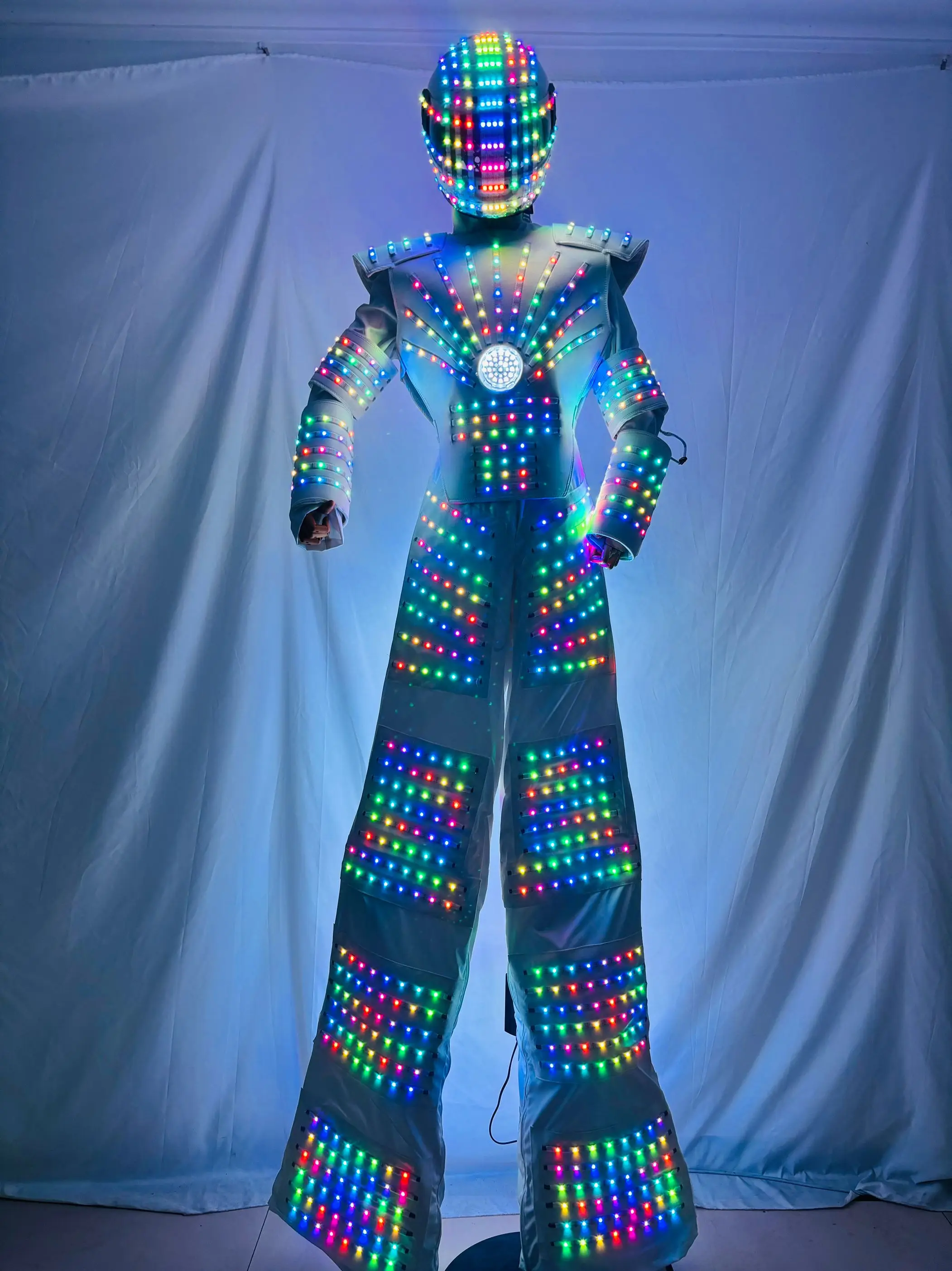 Andador de zancos blancos que cambia de Color, traje de ROBOT LED Kryoman, traje luminoso, trajes brillantes, vestido de Cosplay de baile iluminado