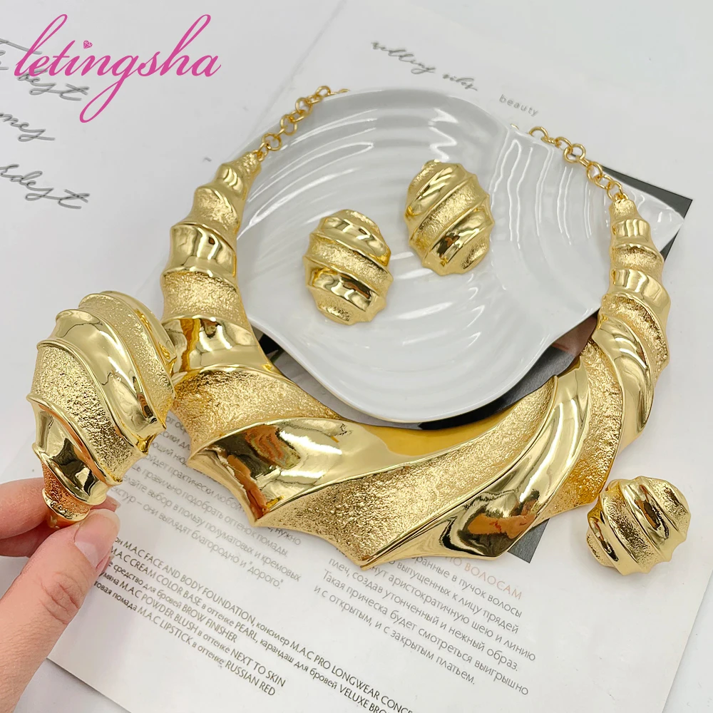 New ClassicEarrings Fashion Set Trendy Women New Jewelry Sets Luxury Earrings Jewelry Lady Italian Style African Ladies Part