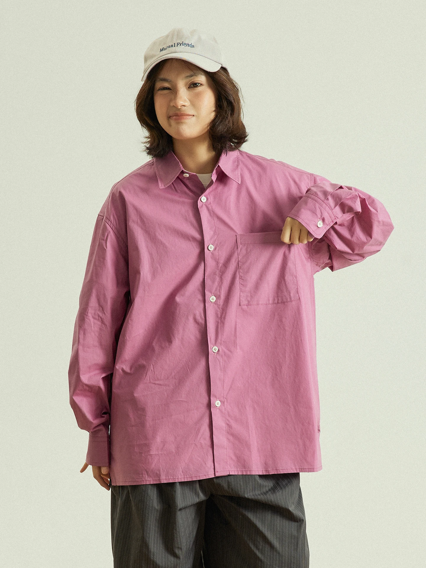 

Свободная однотонная рубашка с длинным рукавом в японском стиле, весенняя, унисекс, из хлопкового фланеля, с накладным карманом, простая, женская