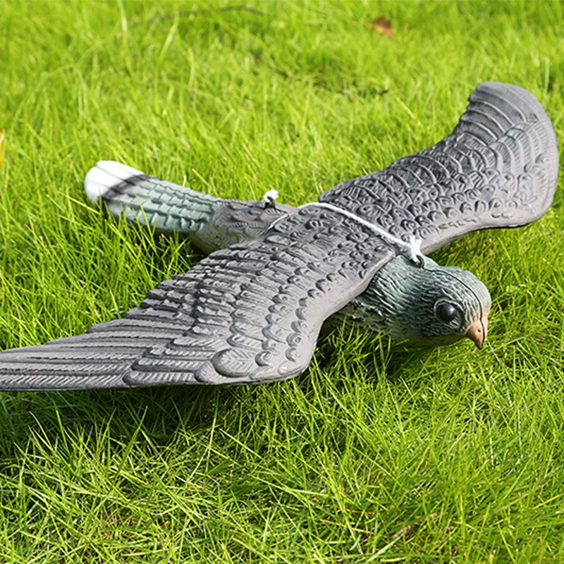 Garden bird ornament, hunting bait winged bird, simulated outdoor waterproof blow molding model