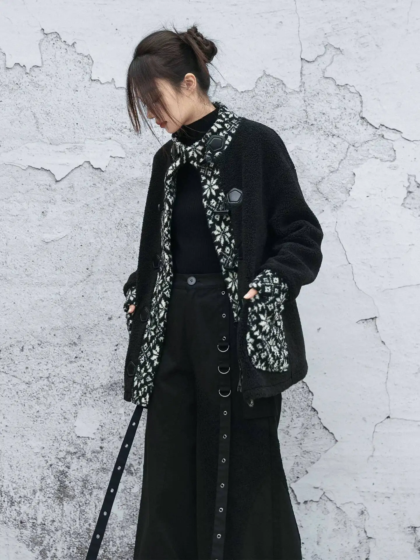 UMI MAO Vintage Black Lamb Wool Coat For Women Autumn Winter With Horn Buttons Loose Fit Jacket Femme