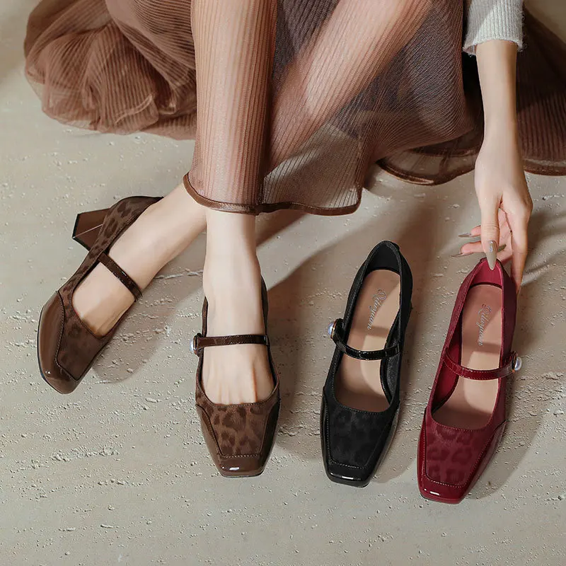 

Hot Selling Pearl Buckle Block Heel Single Shoes Spring and Autumn New Retro 2025 Square Toe One Strap Mary Jane Shoes