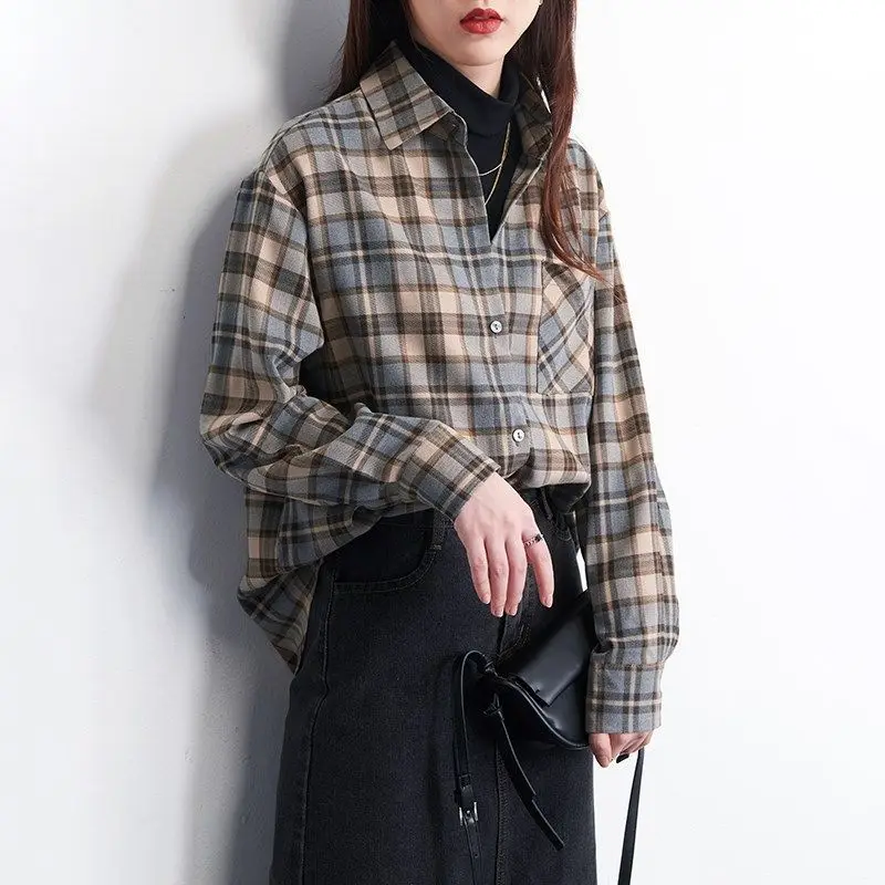 Casual Vintage Turn-down Collar Plaid Button Shirt Korean Female Long Sleeve Loose Pockets Blouse Autumn Winter Women\'s Clothing