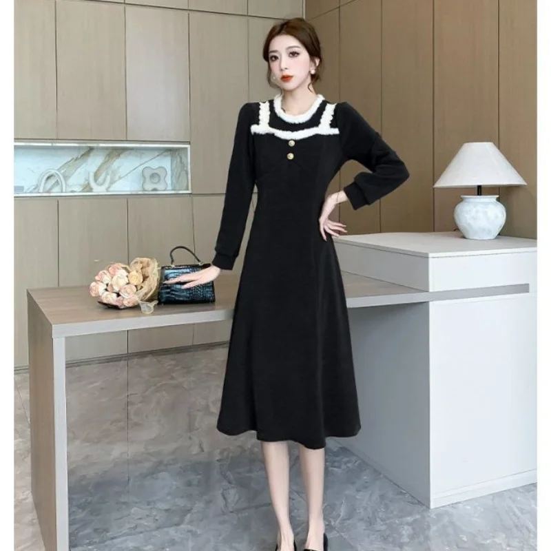 2023 Autumn/winter Long Sleeved Round Neck Corduroy Dress for Women Korean Version Fashionable Retro Waist Slimming Skirt