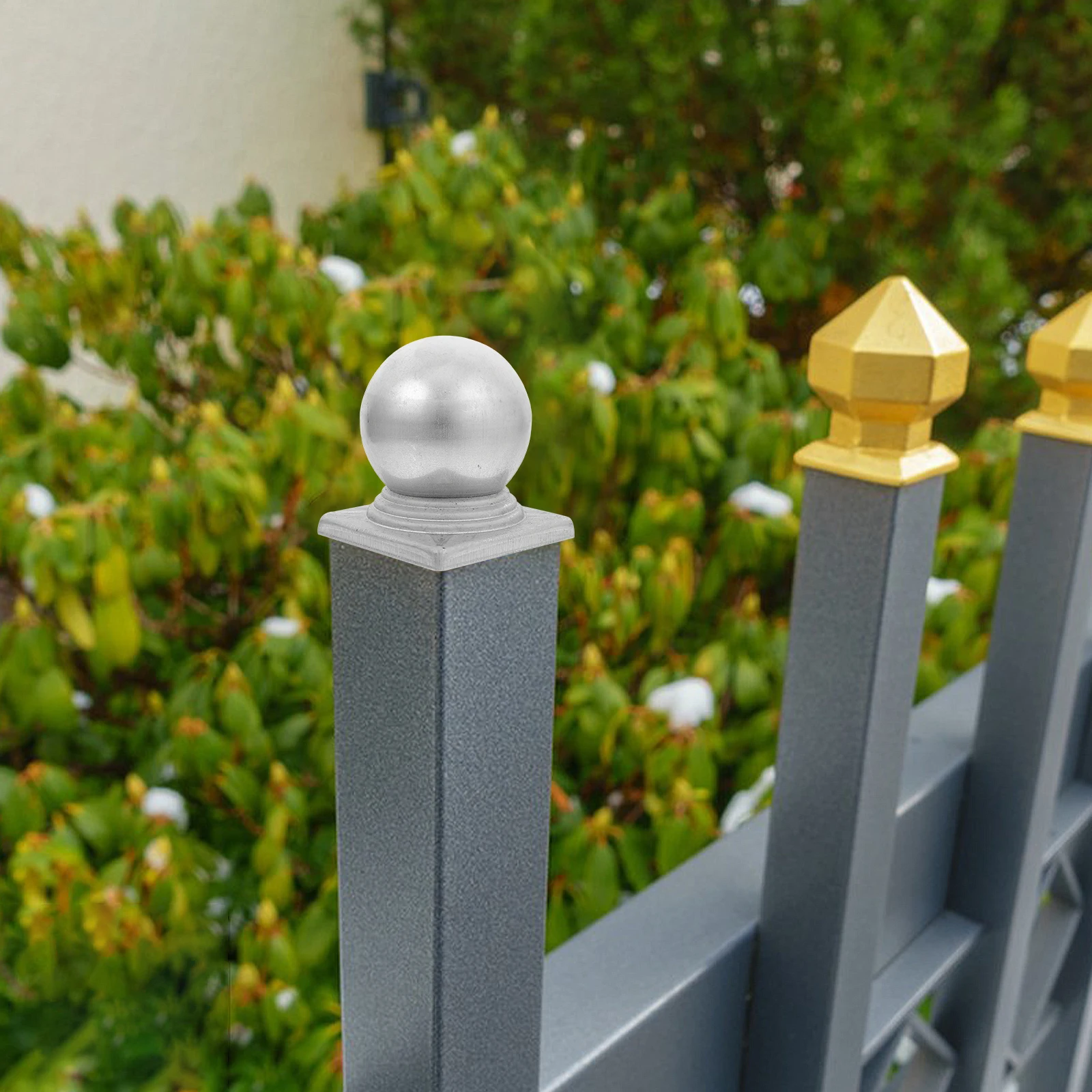 Stylish Metal Square Post Caps for Fence Rails Protective Top Cover Easy Fit for Garden Farmhouse Fencing Outdoor Railing