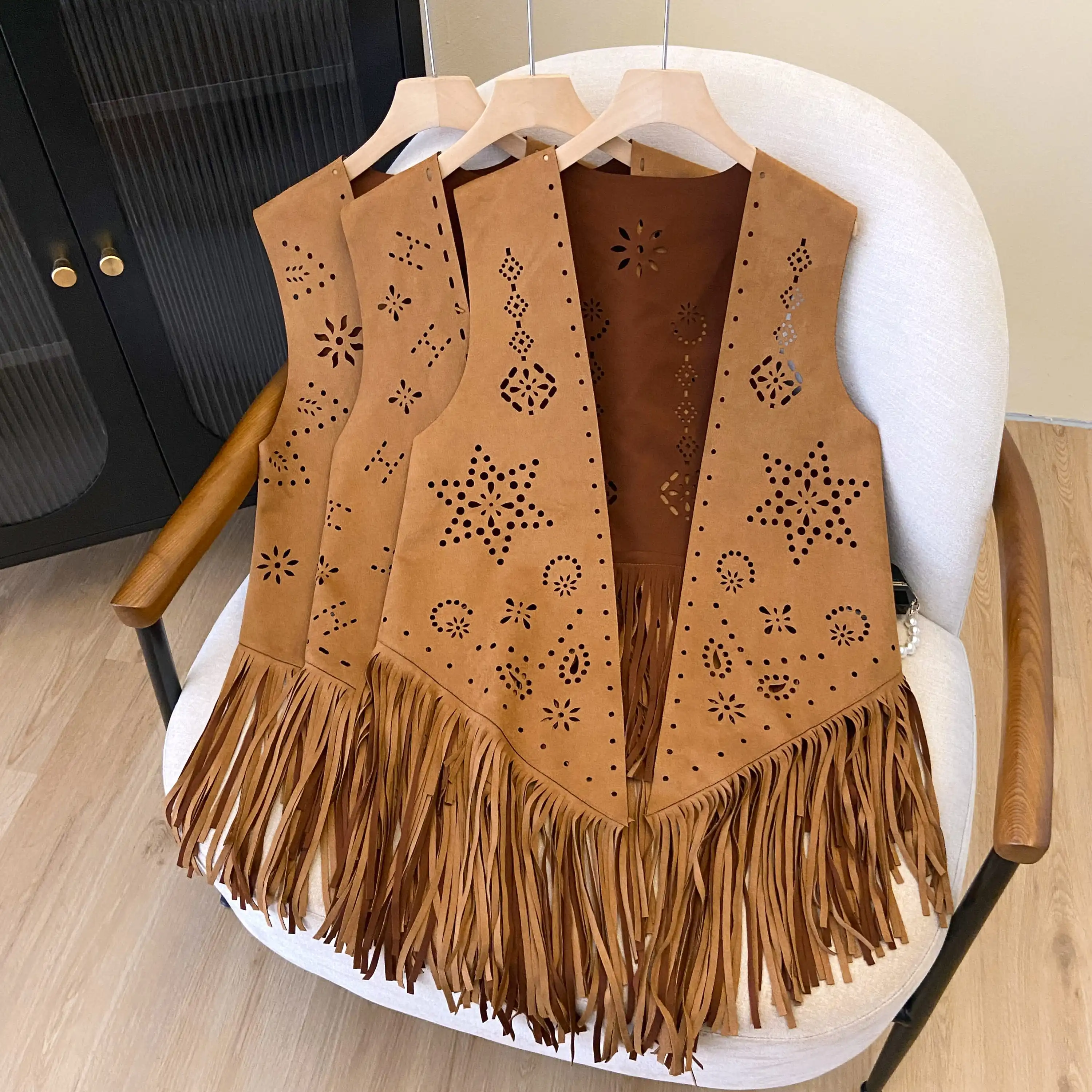 

Retro Suede Fringe Hollow out Cardigan Small Vest Women's Outerwear Travel Vaion Sle Spring 2025 No Button Closure