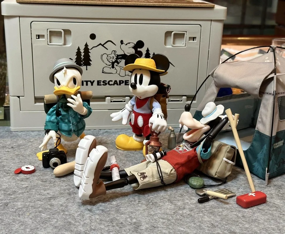 Disney Original City Escape Plan Camping Figure Donald Duck Goofy Mickey Model Statue Movable Joint Model Model Birthday Gift