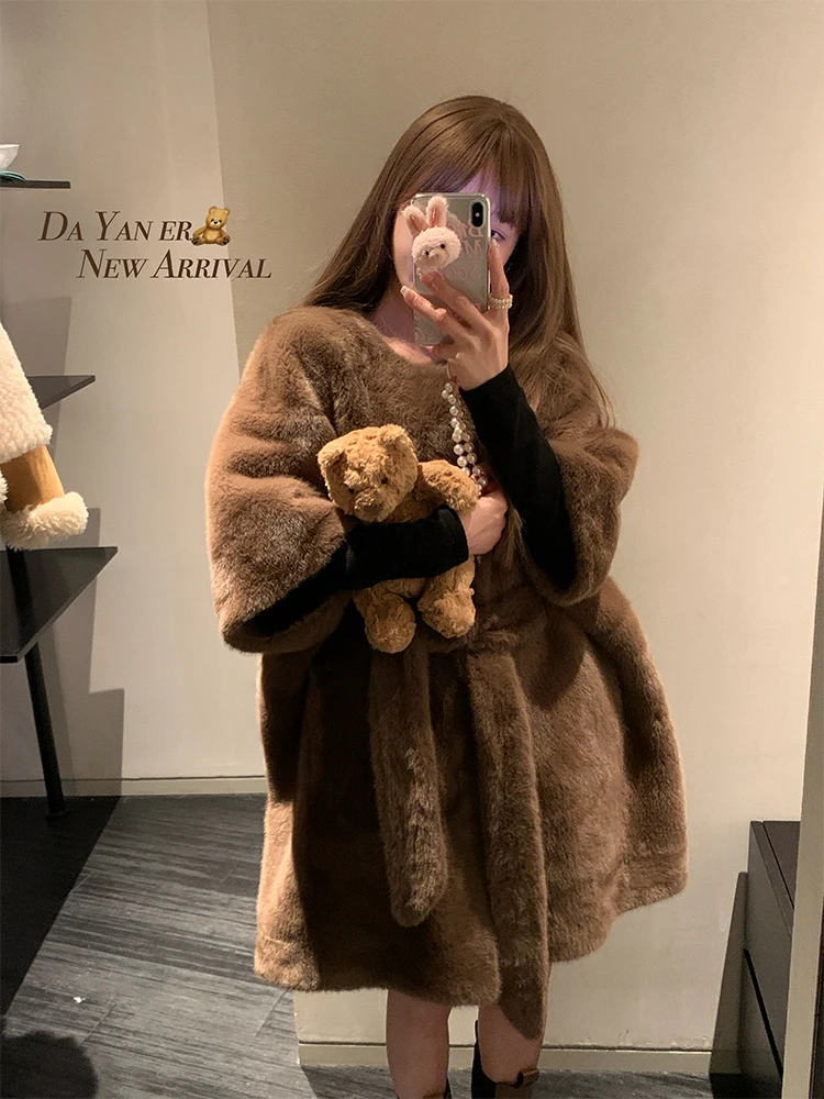 

Eco-Friendly Mink Fur Jaet Young Sle Women's Faionable Mid-Length Coat Commute Sle Five-Sve Other Collar pe