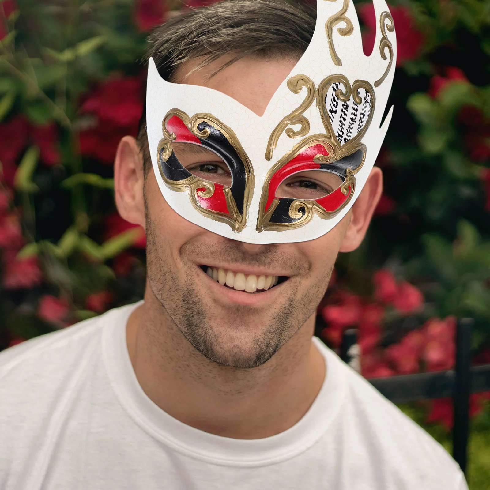 Chama rachado máscara vermelha premium plástico meia face masquerade alça ajustável para festa de carnaval traje bola evento decoração