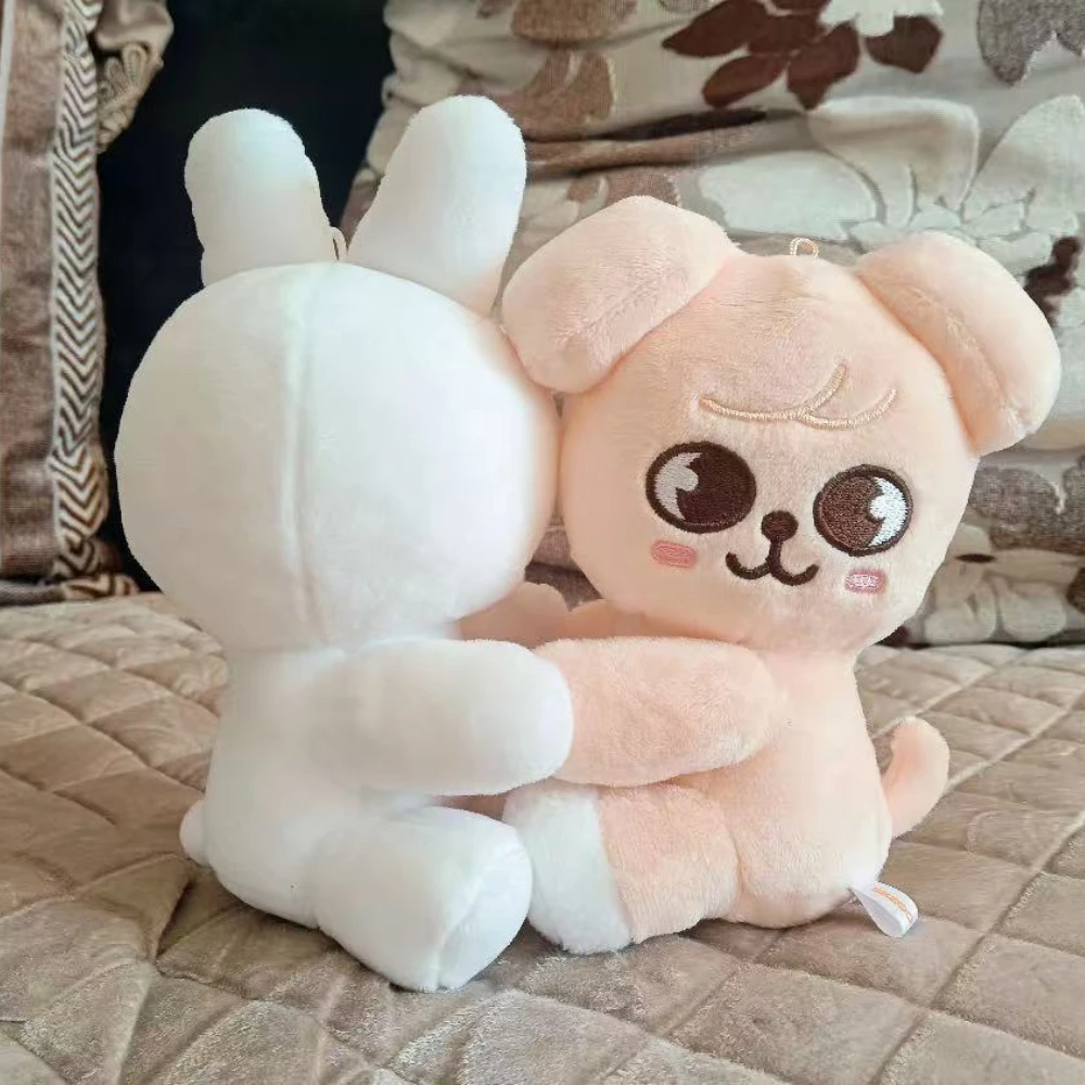 

Новая плюшевая игрушка SKZOO: магнитная кукла, большая кукла-обнимашка, маленькая плюшевая кукла, кукла FM Week в плаще, для фанатов Magic School, подарок на день рождения и Рождество