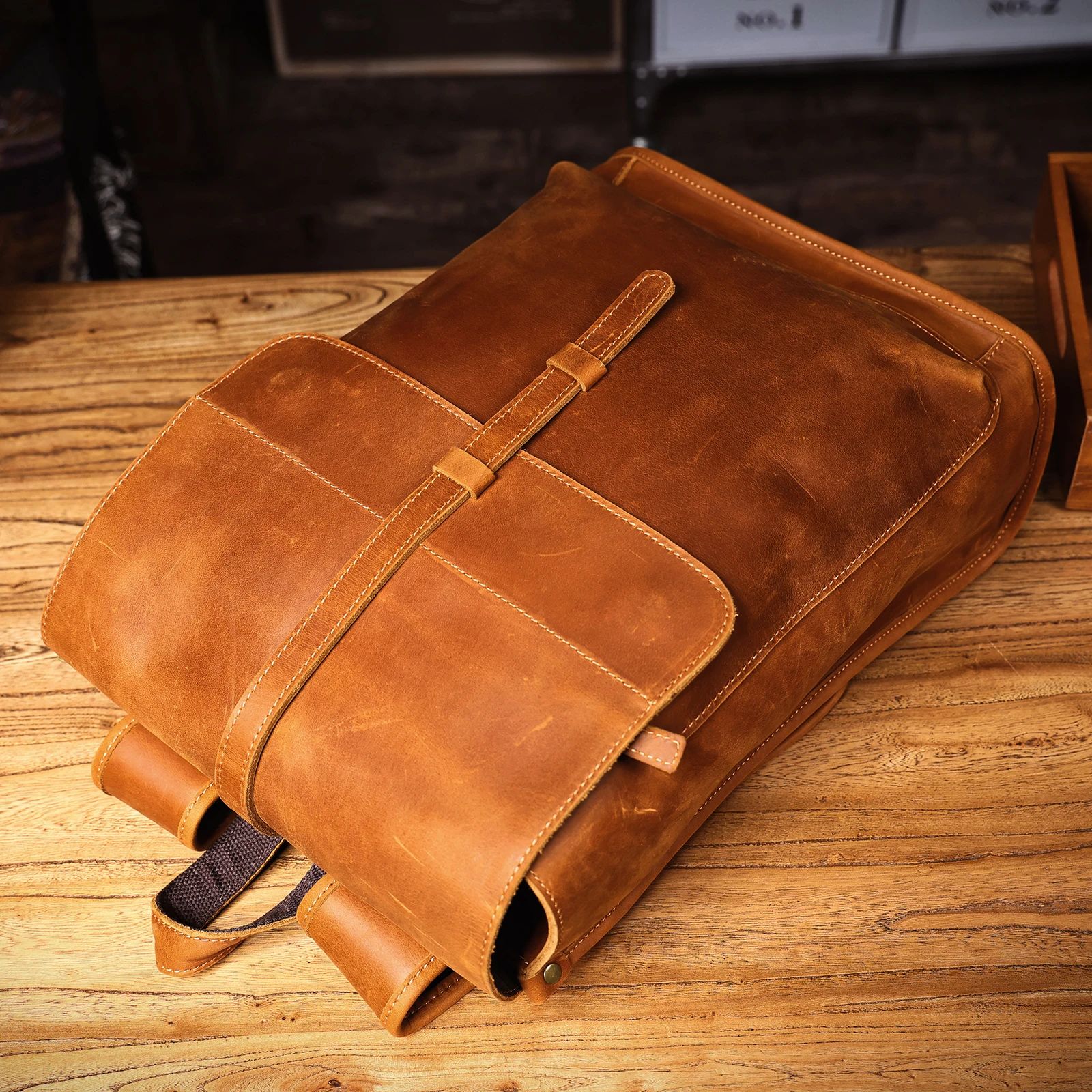 Vintage Echtleder Herrenrucksack Handgefertigte Top-Grain-Leder Laptop-Umhängetasche Crazy Horse Tasche Mode für Männer – Detail 23