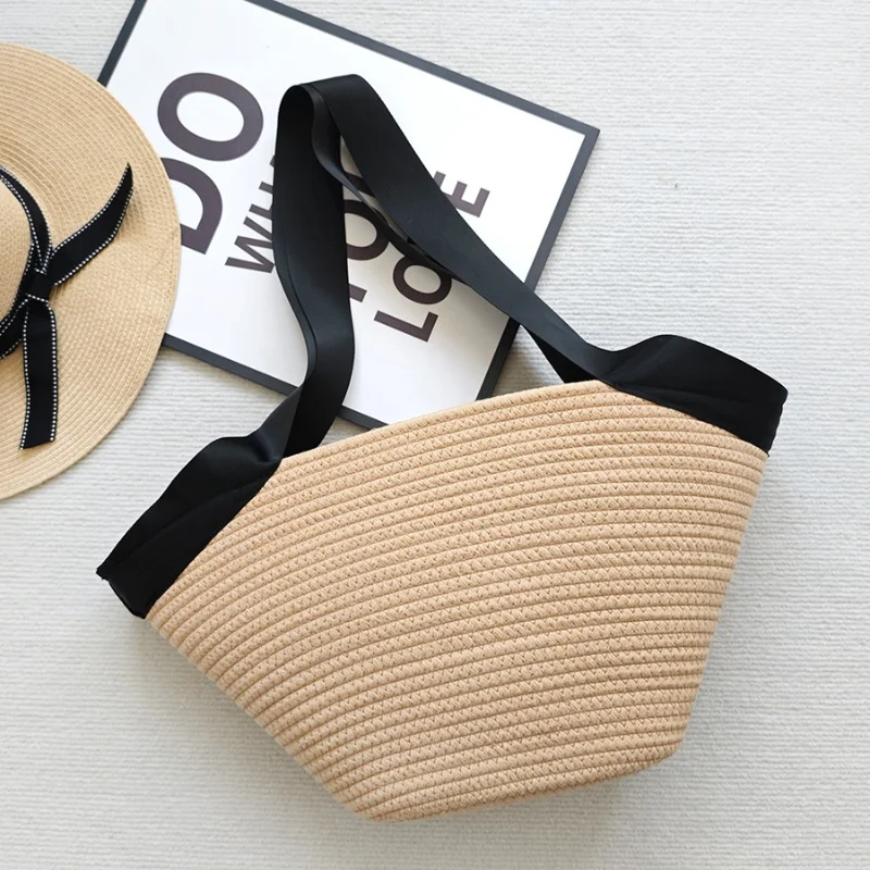 حقيبة يد نسائية كاجوال من القطن المنسوج بسعة كبيرة مصنوعة يدويًا من القش على شكل دلو حقيبة شاطئ لقضاء العطلات والسفر حقيبة كتف عصرية