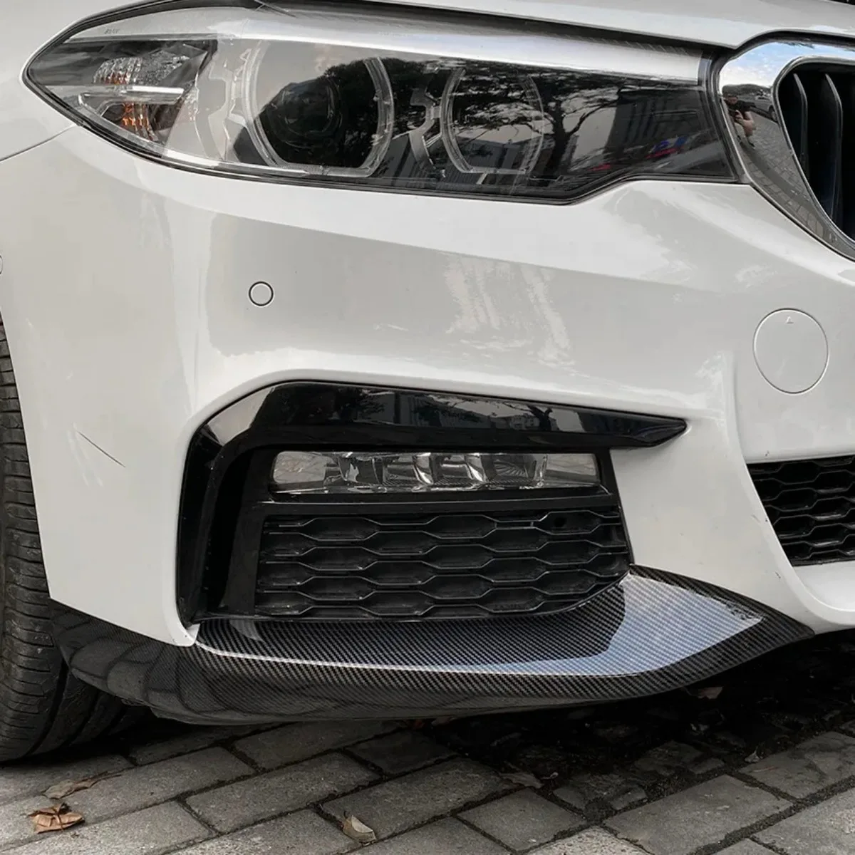 BMW 5 시리즈 G30 G31 G38 520i 525i 530i 540i M 스포츠 2017-2020 자동차 스포일러 디퓨저 커버 용 페어 앞 범퍼 립 스플리터 썸네일 3