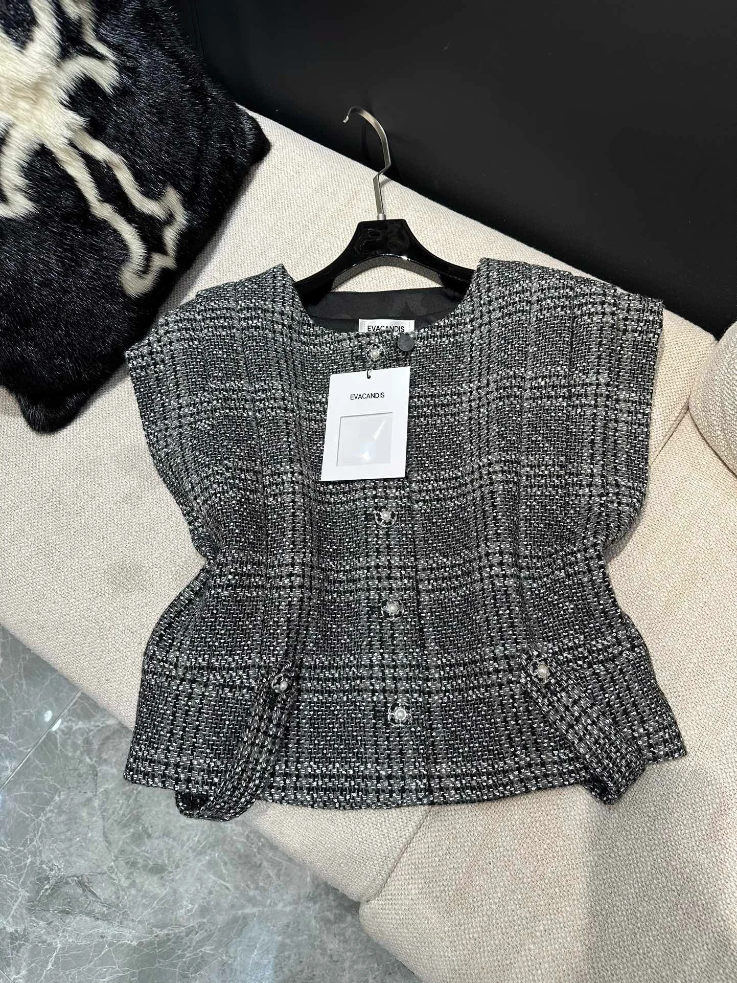 

EVACANDIS Women New O-Neck Single Breasted Plaid Vest Coat Vintage England Style Chic Elegant Office Lady Tops High Quality