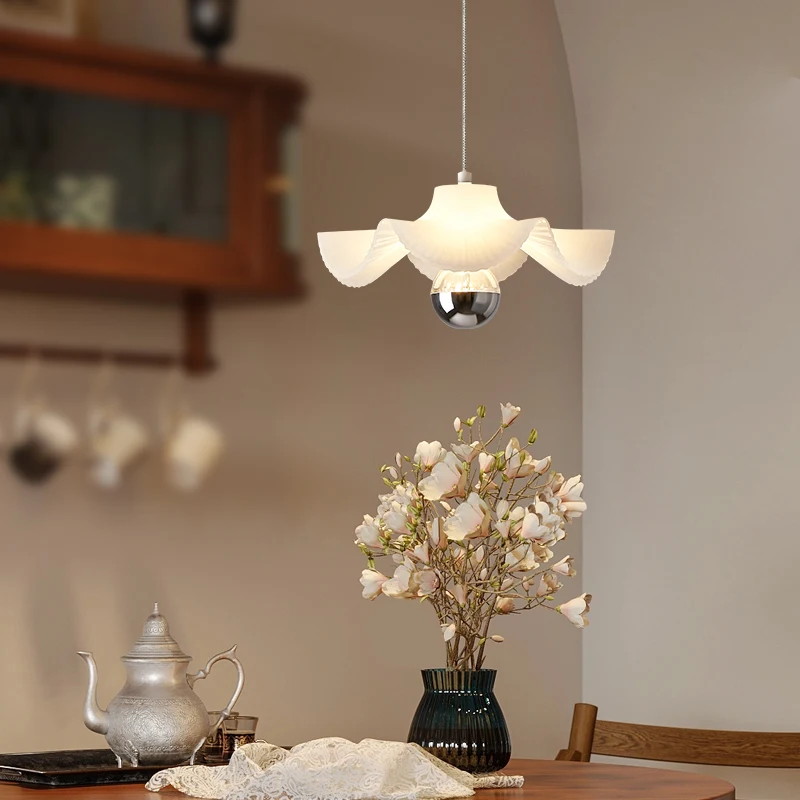 

Nordic Warm Romantic Restaurant Bar Aisle Corridor Ceiling Light 2023 Hot Sale Creative Chamomile Bedroom Bedside Chandelier