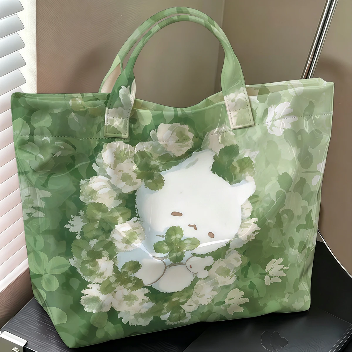 Bolso Tote Grande y Brillante de PVC Clover Sprite, Lavable a Mano, Ligero, Suave, Ideal para Viajes, Traslados y Almacenamiento de Maquillaje