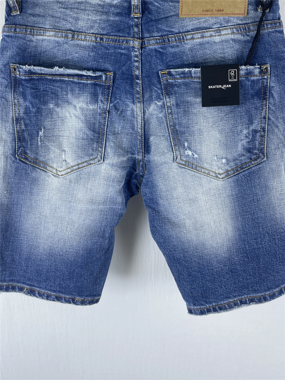 

D608 Spring and Summer New Men's Jeans Washed Grinding Holes Patch Splash Ink Slim-fit Blue Denim Shorts