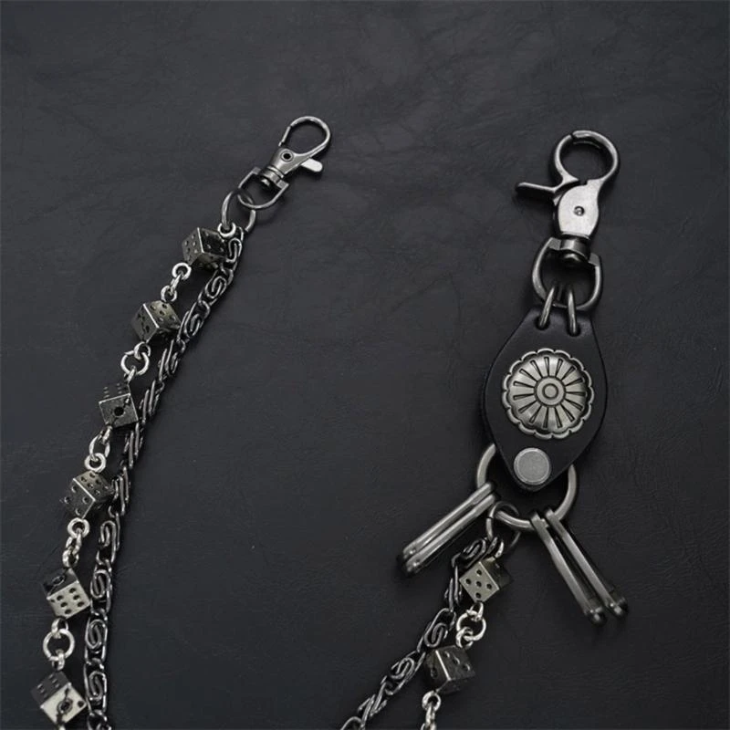 

Portable Fashion Chain for Statement Pieces in Casual Wear Stylish Outfits