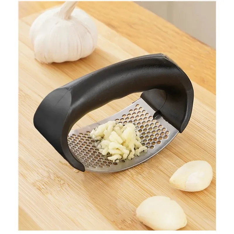 Stainless steel garlic crusher, kitchen accessories, small tools, manual garlic crushing tools, garlic mincing tools