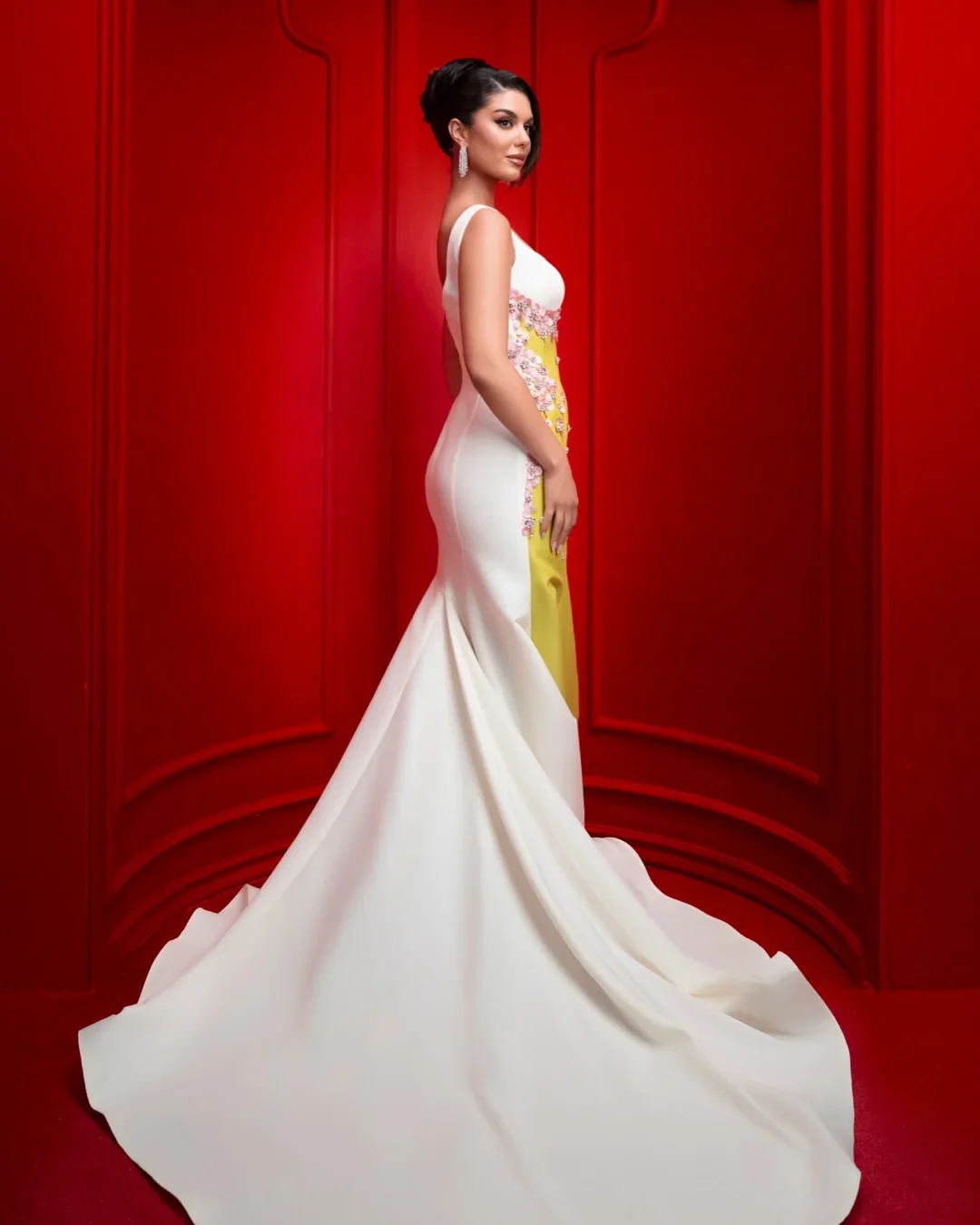 Sierlijke lavendel satijnen avondjurk sexy hoge split ruches taft zeemeermin galajurken luxe feestjurk voor beroemdheden