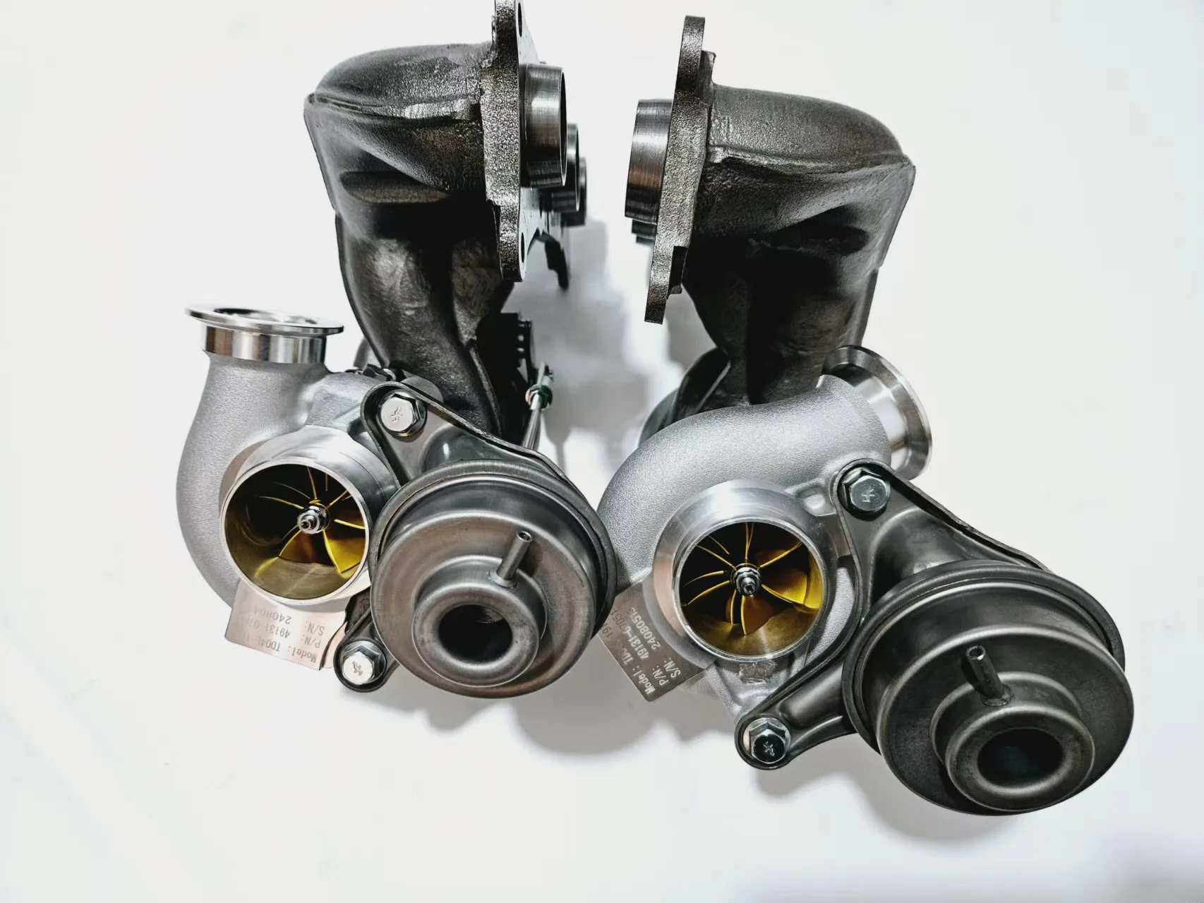 Adapted to the 5 Series N54 135i 535 3.0T TD04-19T TD04-17T retrofit with twin forged blade turbochargers