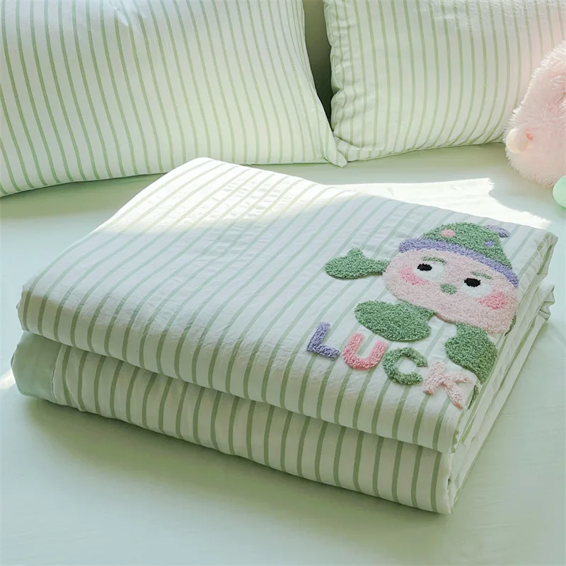 

Class A Towel Quilt Cartoon Embroidery Blanket Summer Soft Comforter Thin Quilt Air Conditioning Quilt Machine Washable Stitch