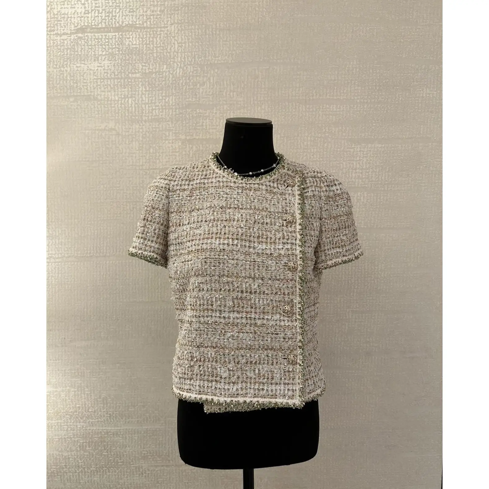 

Elegant Style Slimming Silk Blouse Short Sleeve round Neck Button Floral Lace Chinese Silk Early Spring Fashion Women's Top