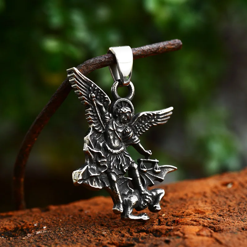 BEIER 2023 New Creative Design St Michael Men's Pendant Stainless Steel Vintage Prayer Pendant Necklace Fashion Jewelry