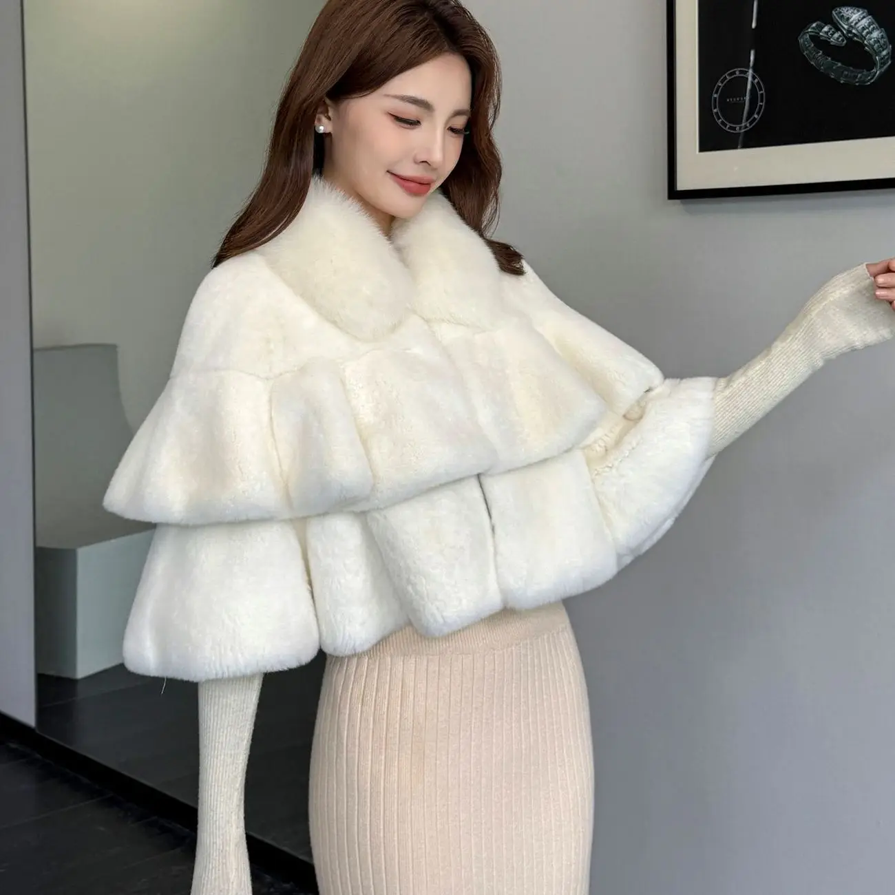 Women Faux Fur Cape Shawl Layered Sleeveless Cropped Wrap with Fur Collar Pearl Beige Leopard Print One Size