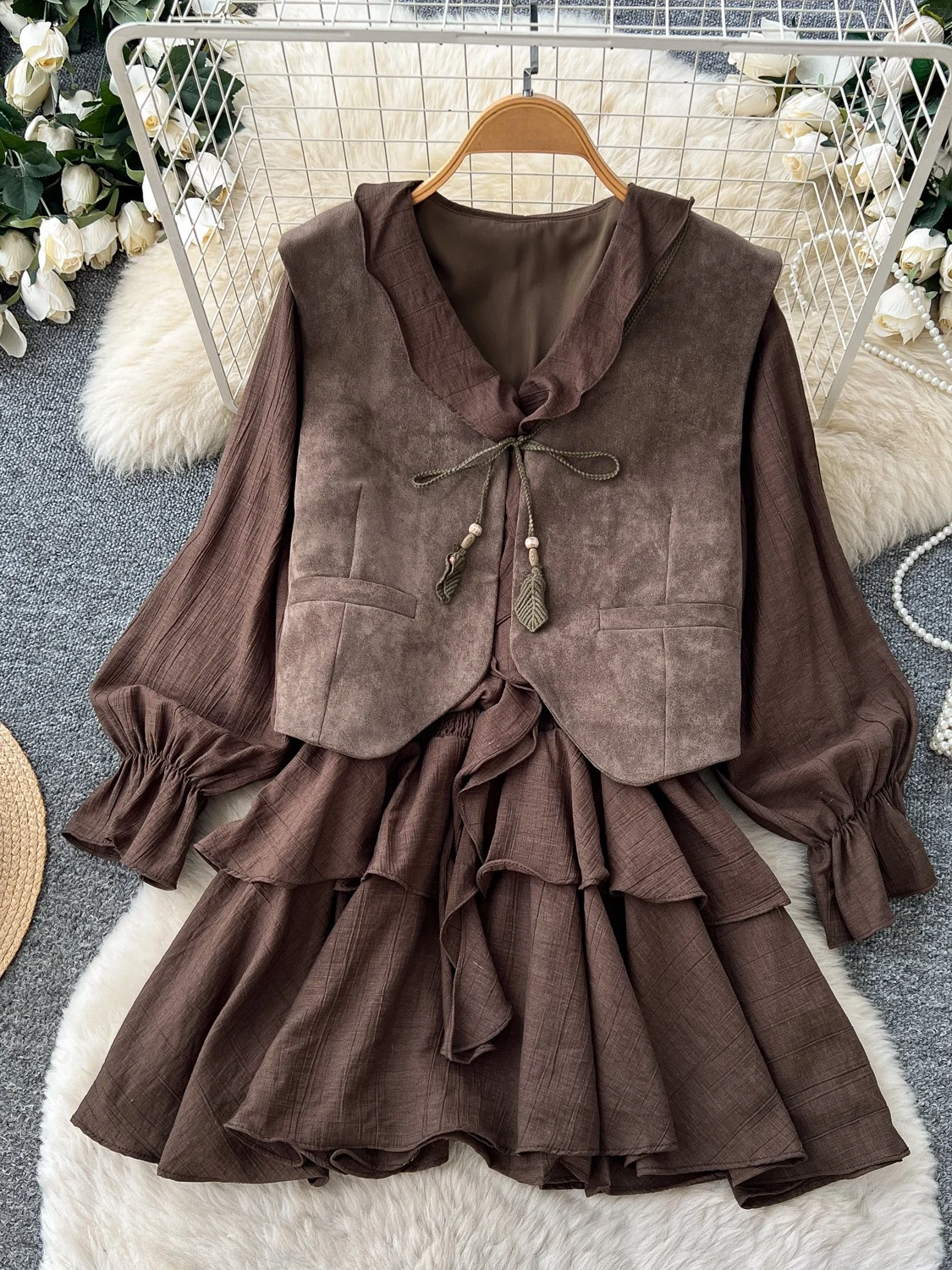 Retro Suede Vest Design Sense Lace Trim Dress Two-Piece Set Women's Autumn Commute Fashionable Set High Waist Polyester Fiber