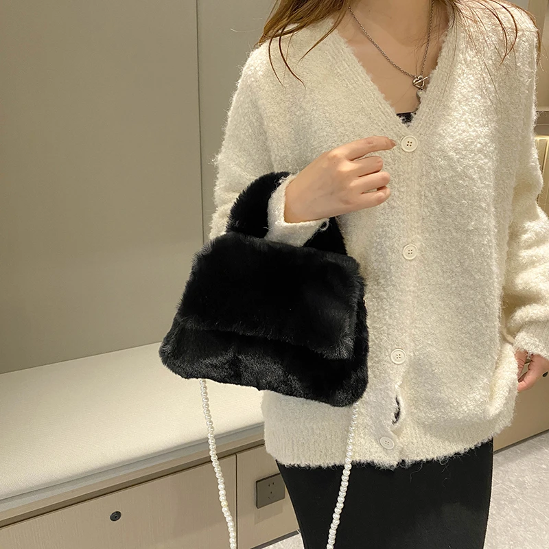 Y2K Fluffy Bags For Women 2022 Winter New Soft Furry Shoulder Bag Fur Tote Bag Plush Luxury Designer Handbag Pearl Sling Bag INS