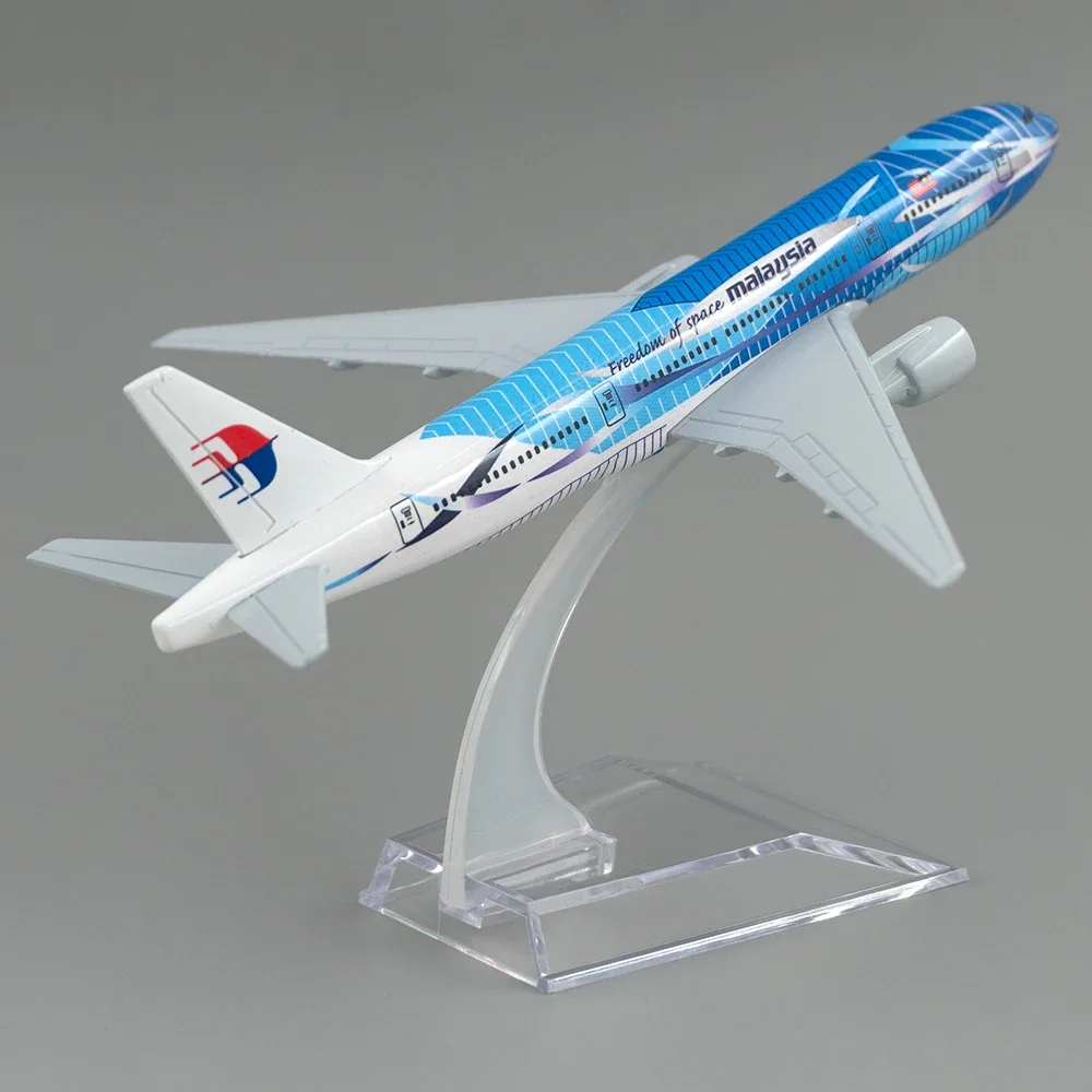 1/400 Aircraft Boeing 777 Malaysia 16cm Alloy Airplane B777 for Gift Home Decoraton Collection