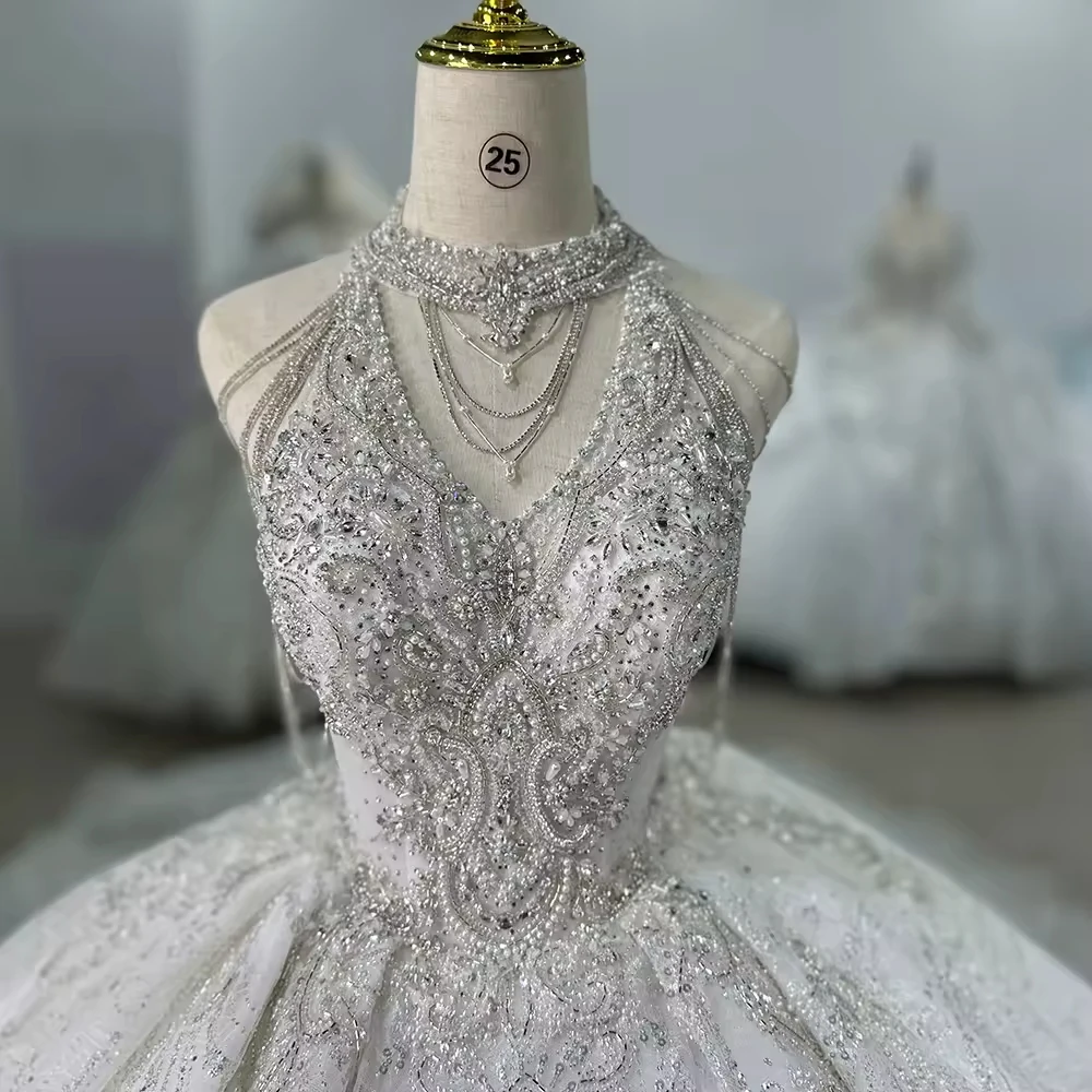 White Wedding Dresses For Bride Halter Sleeveless Lace Up Back Ball Gown Sequined Beading Embroidery Customized Bridal Dress