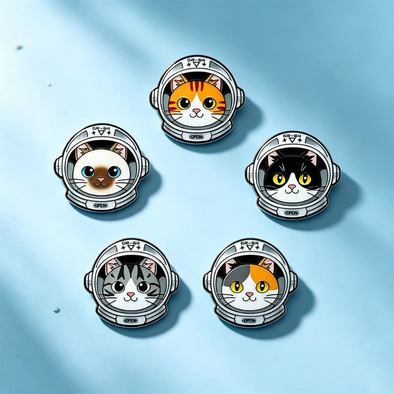 New Hot Cartoon Astronaut Cat Metal Brooch Commute Drop Oil Craft Cute Kitten Badge Pin DIY Clothing Bags Hat Accessory for Gift