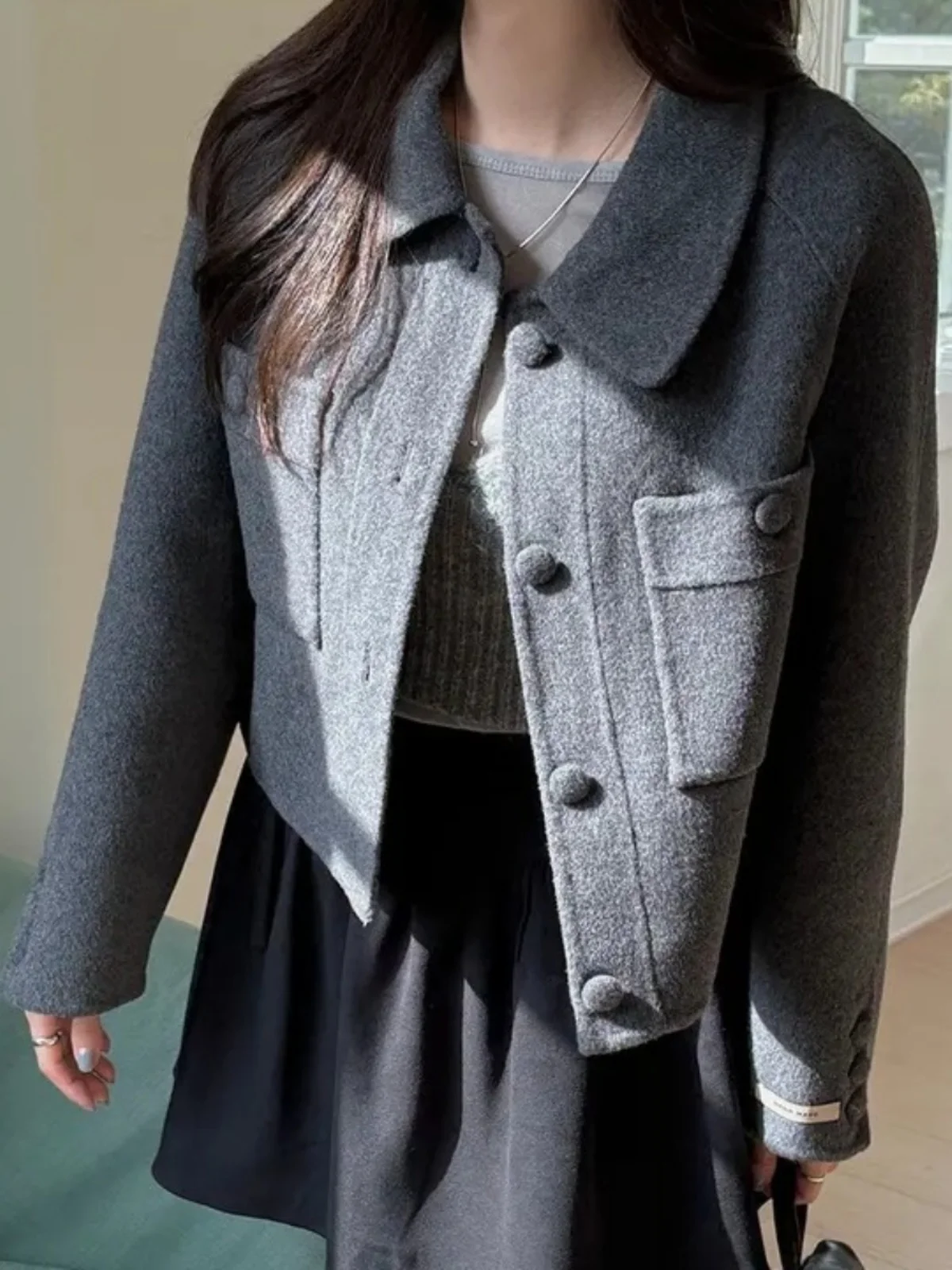 

Elegant Winter Coat Women's Korean Style Vintage Doll Collar Unique Personality Woolen Jacket Coat Short Length Single Button