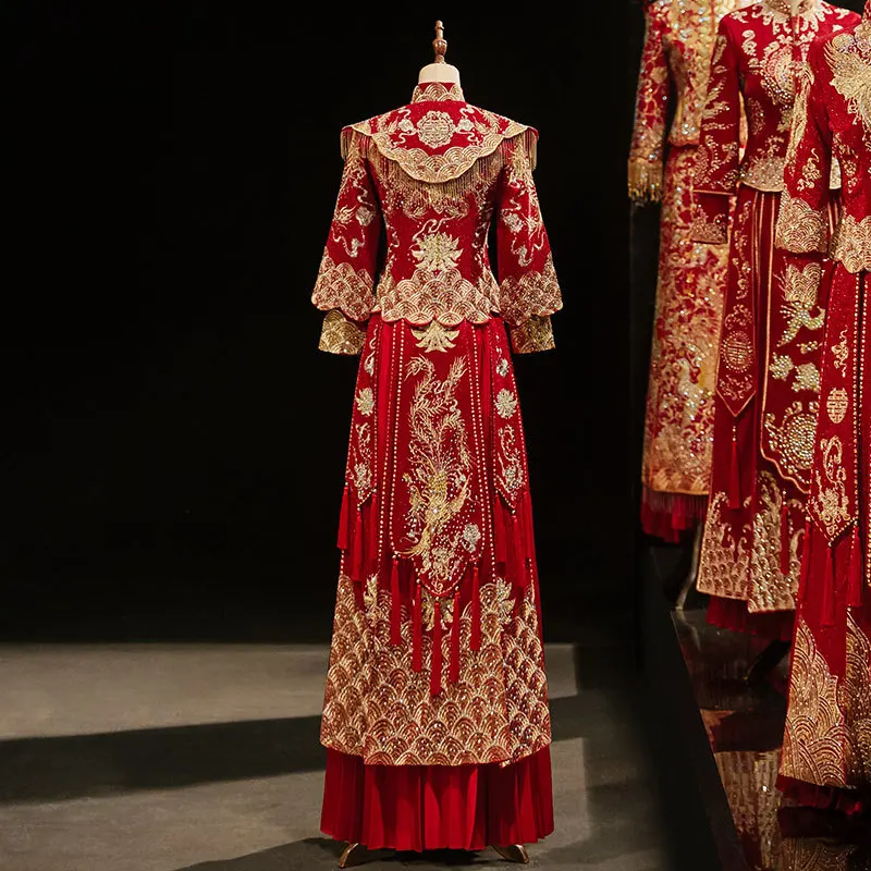 فستان زفاف مطرز عالي الجودة على الطراز الصيني بدلة زواج نسائية جديدة شيونغسام ملابس عروس رائعة ملابس نخب