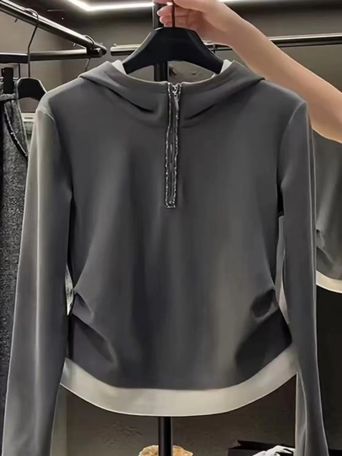 

Моющаяся корейская японская футболка большого размера, длинный топ с капюшоном на молнии све, дизайн на молнии, повседневный универсальный женский топ