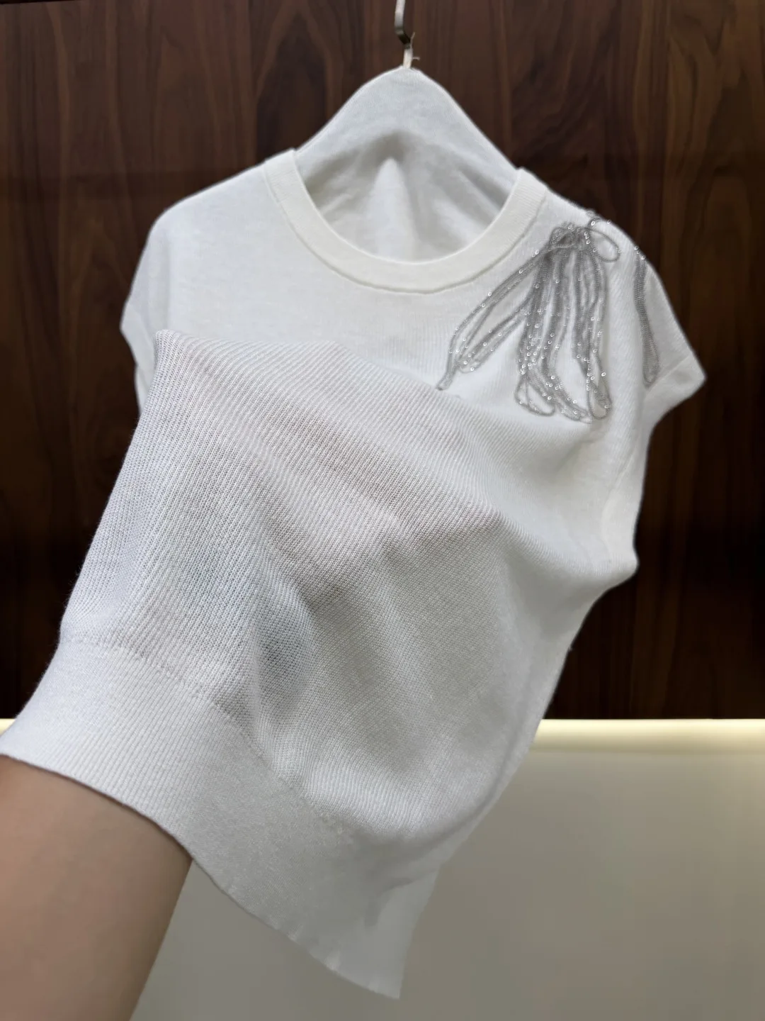 2026 Spring/Summer New Arrival: Women'S Crew-Neck Short-Sleeve Knit Top With Beaded Chain Embellishment