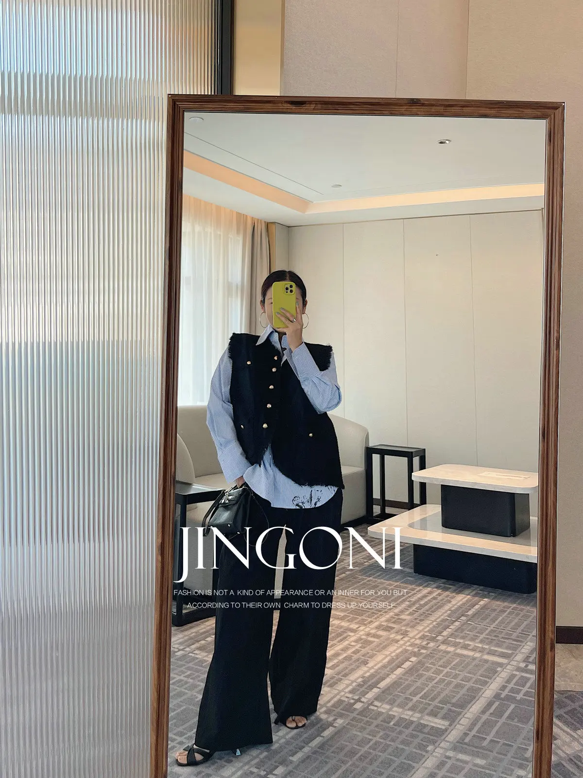 Knitted Vest Waistcoat Jacket Top Y2K Women Clothing 2025 Woman Spring Trend Korean Style Vintage Elegant Outerwears Luxury Crop