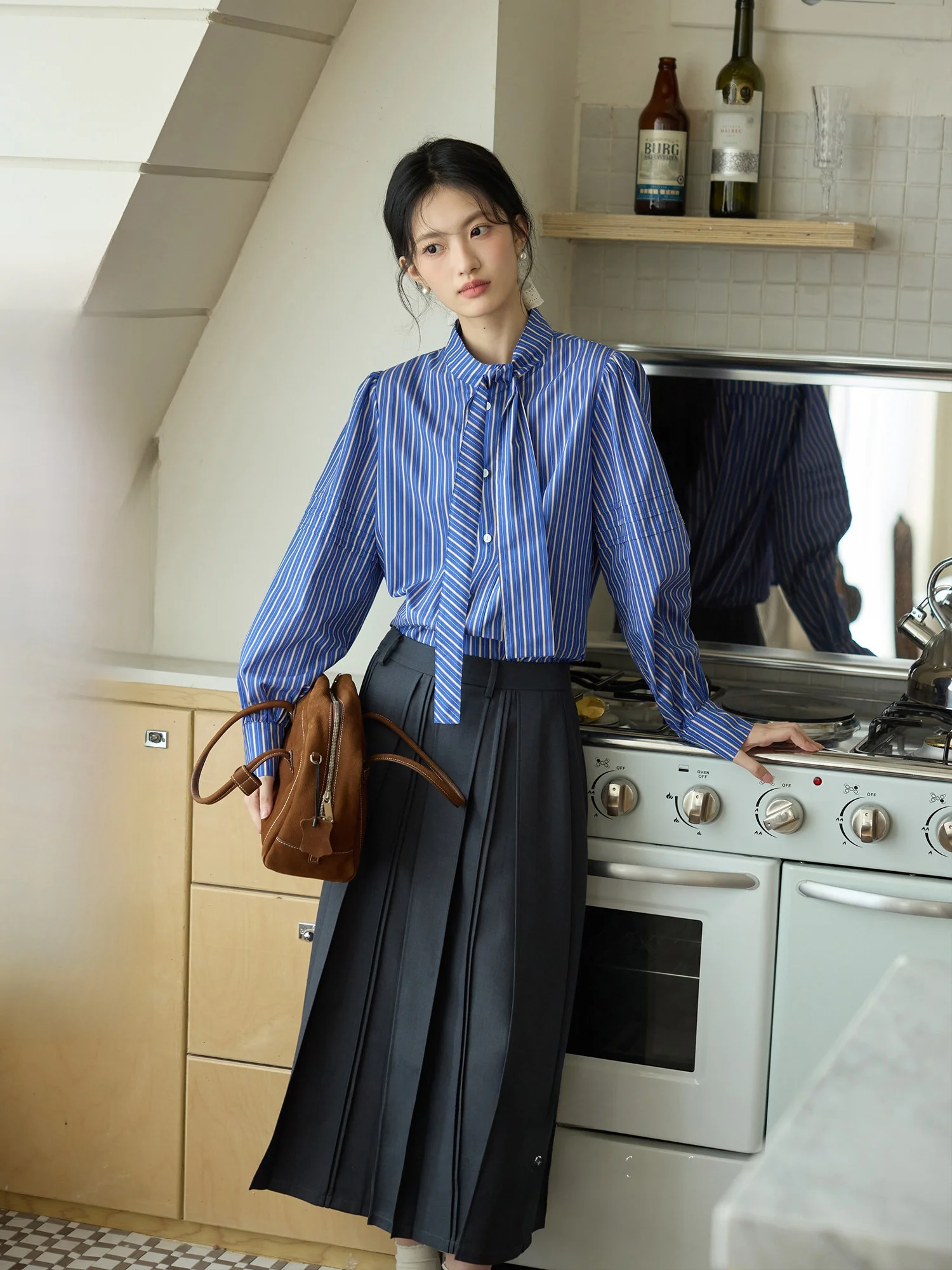 

ORWhite Vintage Loose Women's irt with Sa Slimming Lantern Sve Blue Stripes Autumn 2025 Cotton Nylon Blend Long Sve