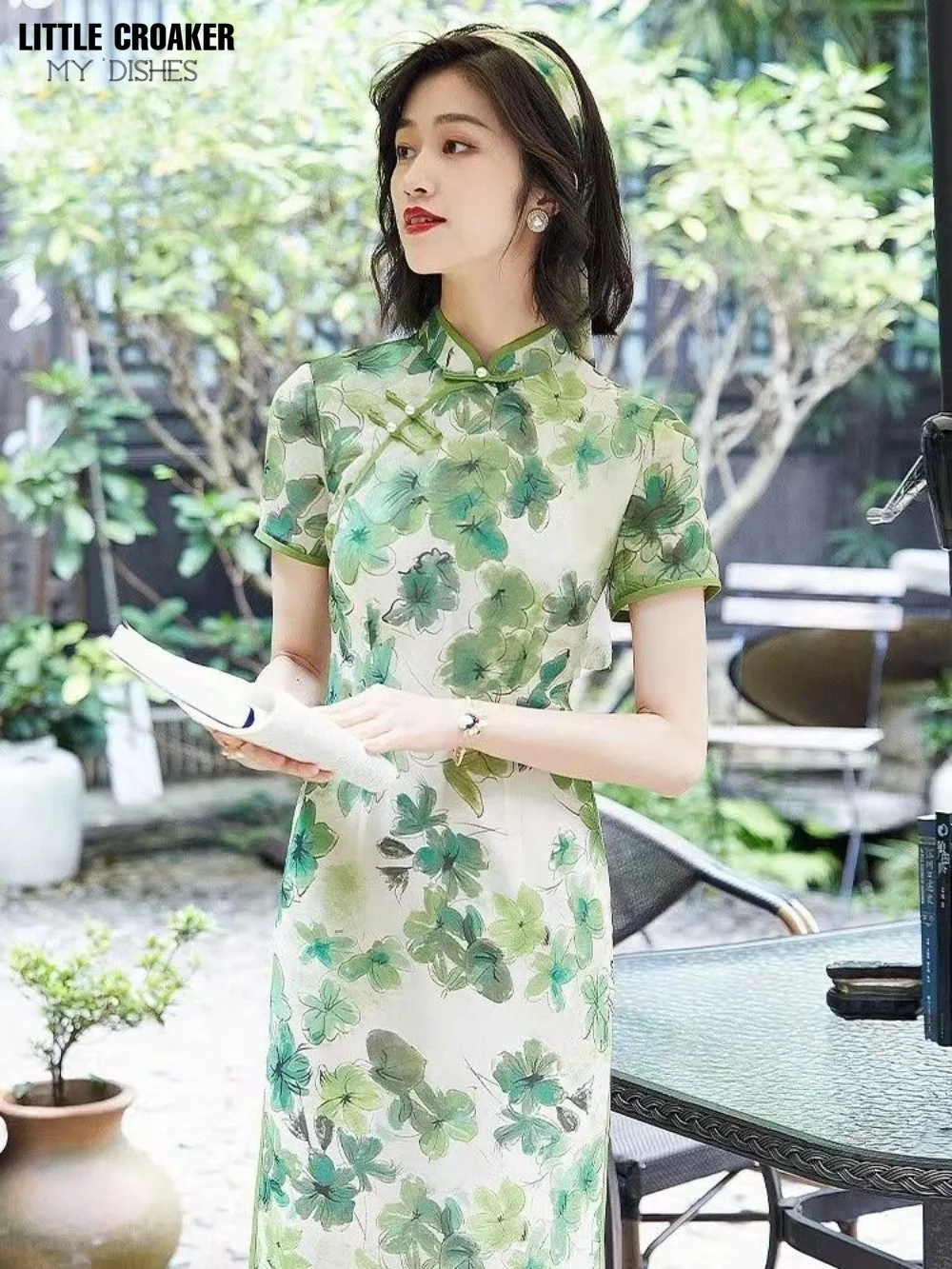 Donne Qipao cinese 2023 estate nuovo vestito Chinoiserie di seta del ghiaccio Cheongsam sottile sopra il ginocchio nuovo vestito della madre