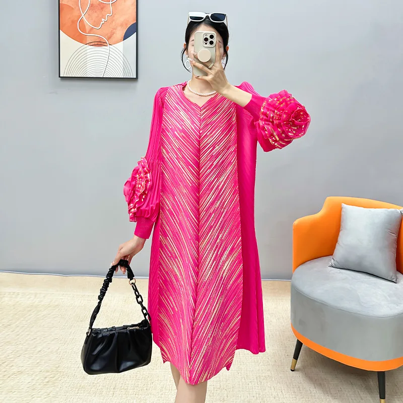 

Miyake Dress Women Autumn and Winter 2023 New Loose Age-reducing Lantern Sleeves High-end Pleated V-neck Long Streetwear Dresses