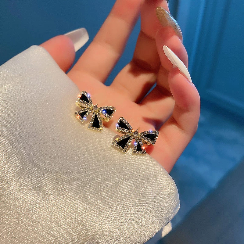 New Trendy Inlaid Rhinestone Bowknot Stud Earrings For Women Personality Unique Design Earrings Wedding Jewelry Birthday Gift