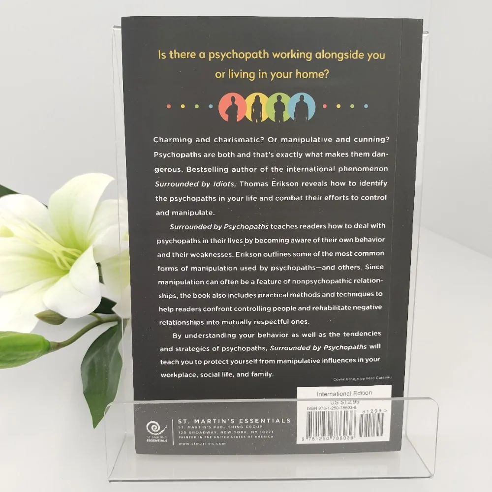 Surrounded by Psychopaths English Office Readers Paperback Anti Manipulation Interpersonal Psychology Guide Free Shipping