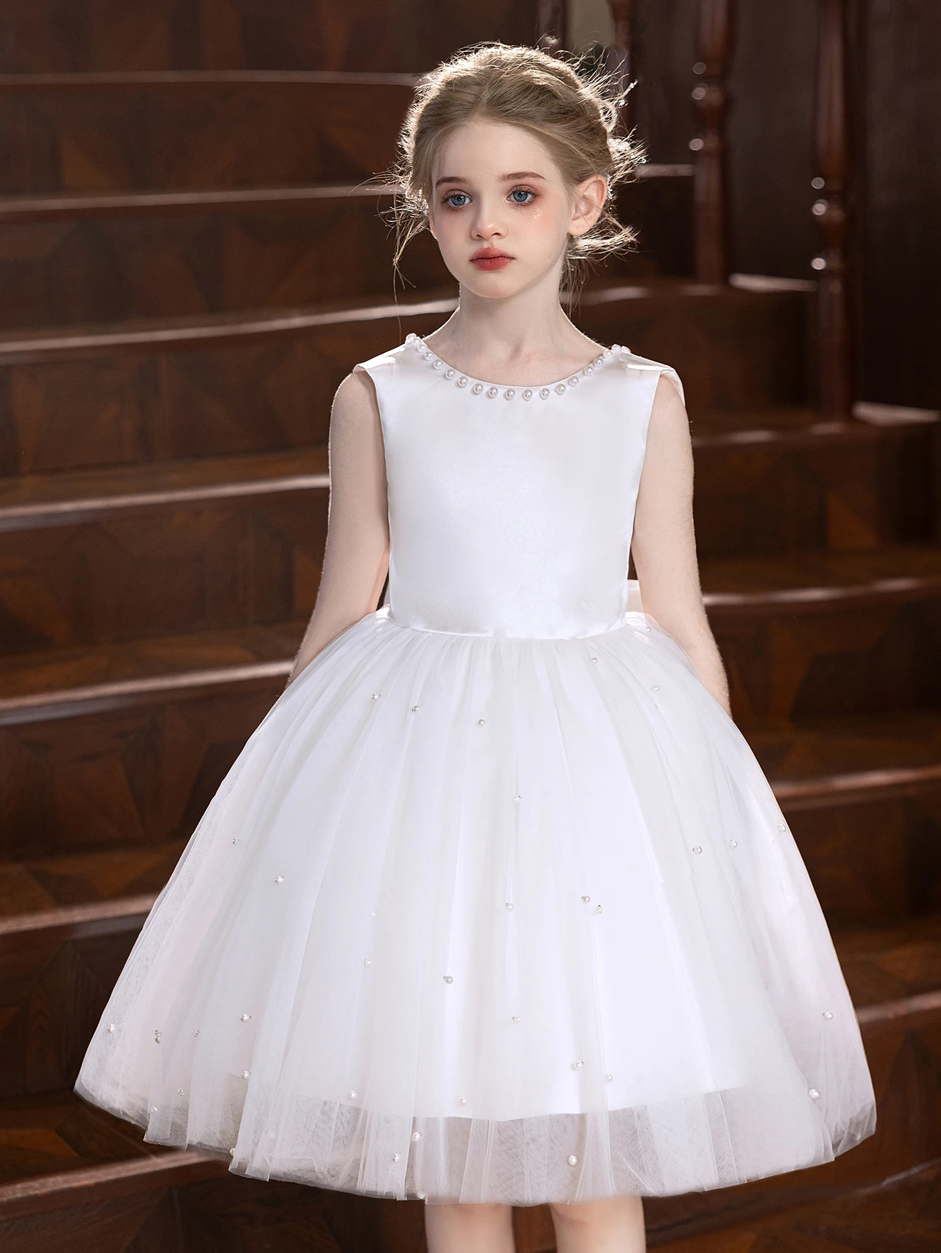 

Elegant Party Dress For Girls With Big Bow Design White Short Skirt And Fluffy Gauze Material For Girls' Wedding Dresses