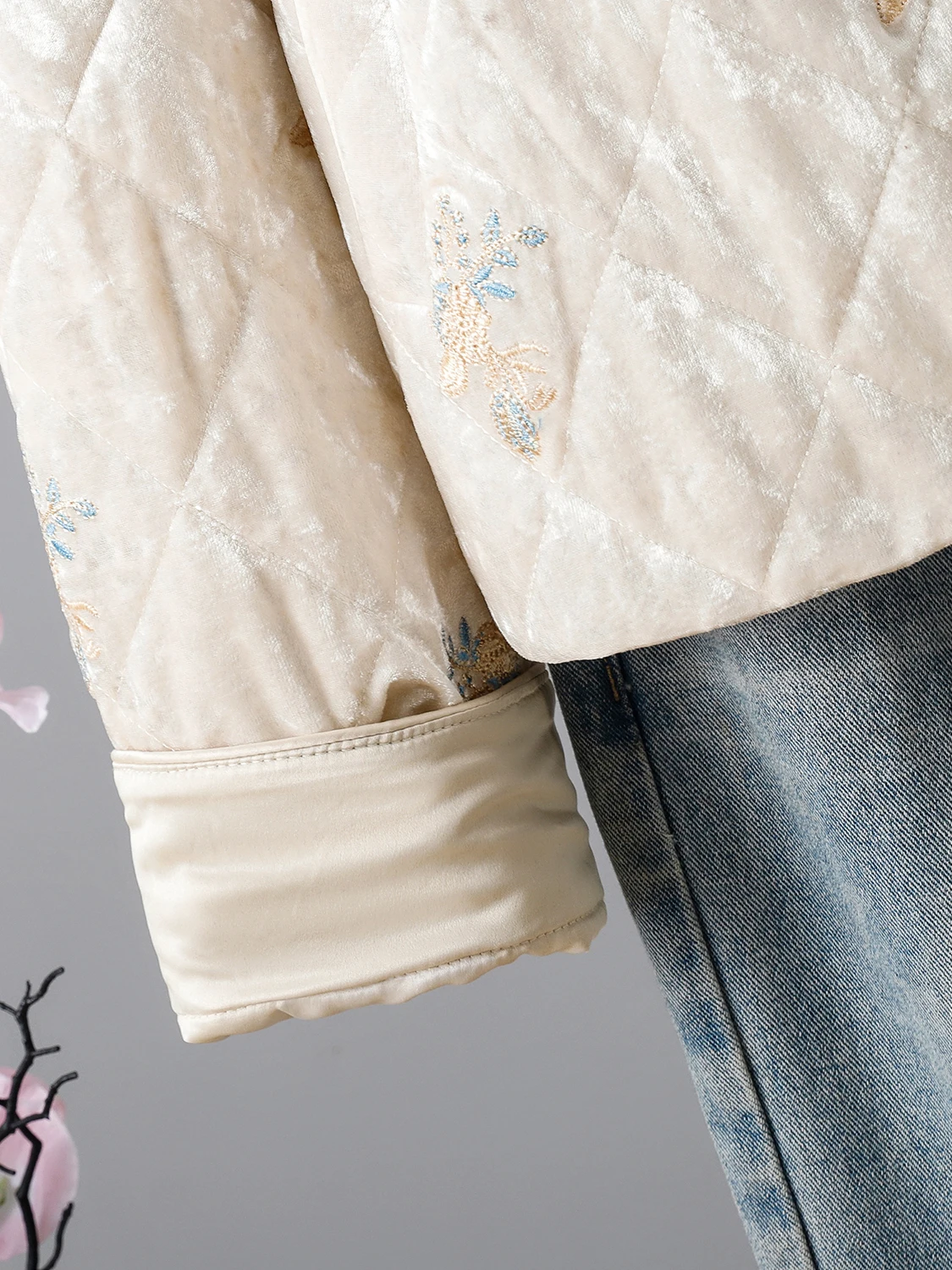 New Chinese Sle Women's Thiened Cotton Jaet Embroidered Floral Pattern Faionable Top Winter Warm Long Sve Coat